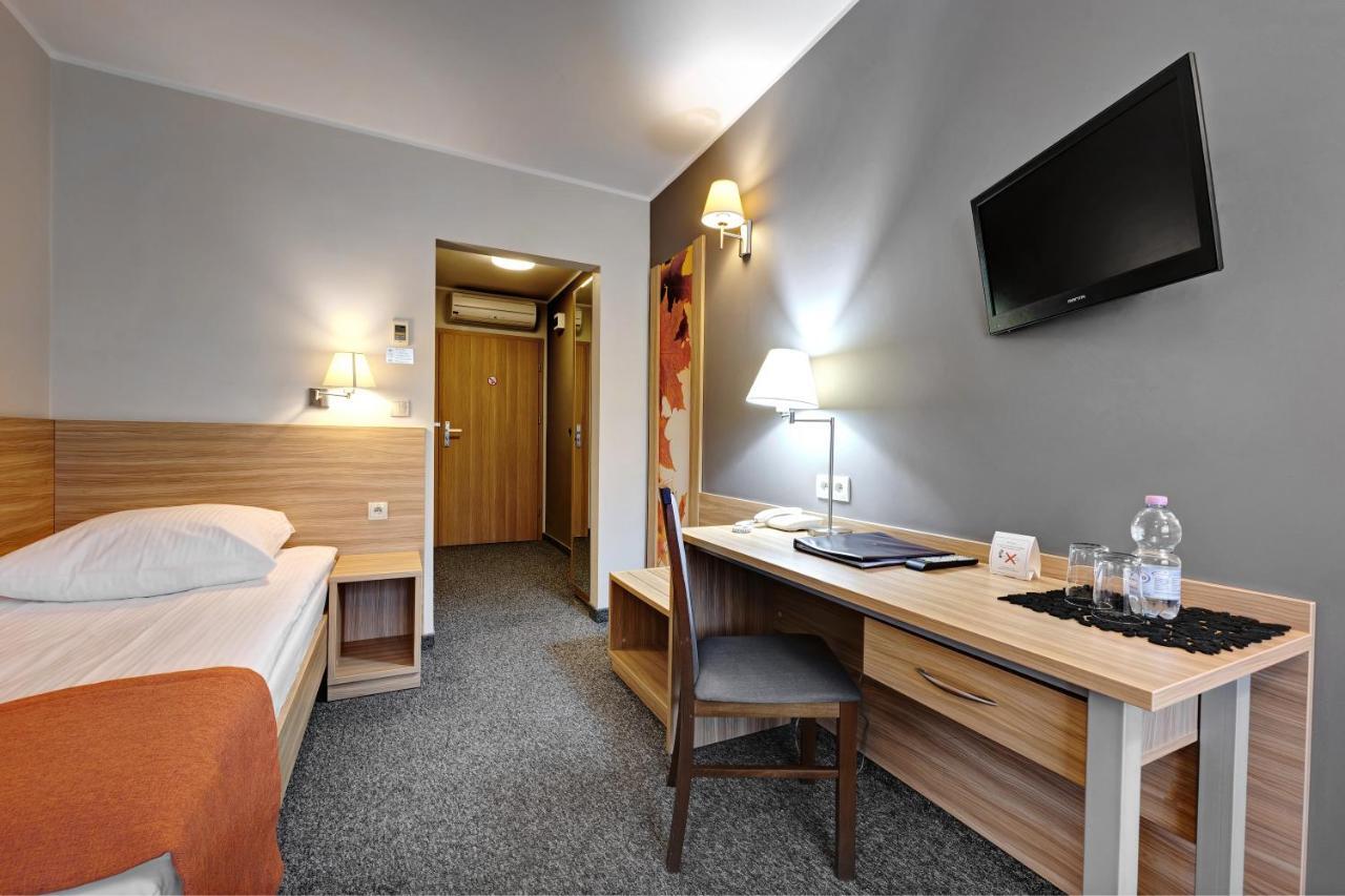 Hotel Lesny Bialystok Exterior photo