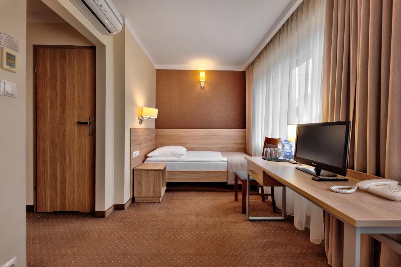 Hotel Lesny Bialystok Exterior photo
